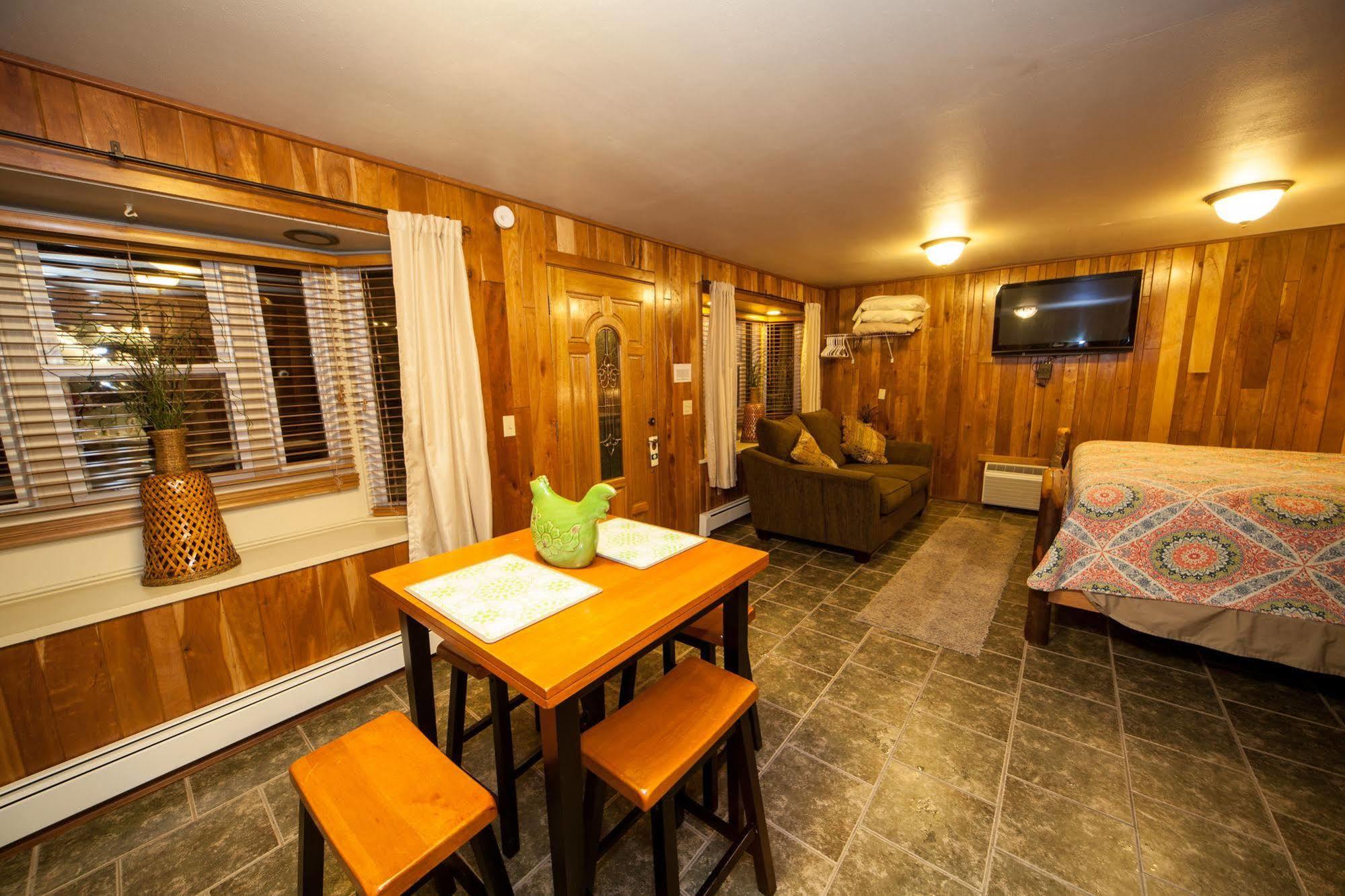 Log Cabin Lodge & Suites Jones Mills Kültér fotó
