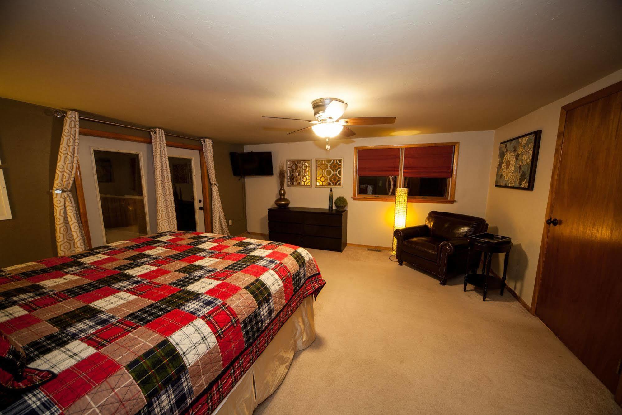 Log Cabin Lodge & Suites Jones Mills Kültér fotó