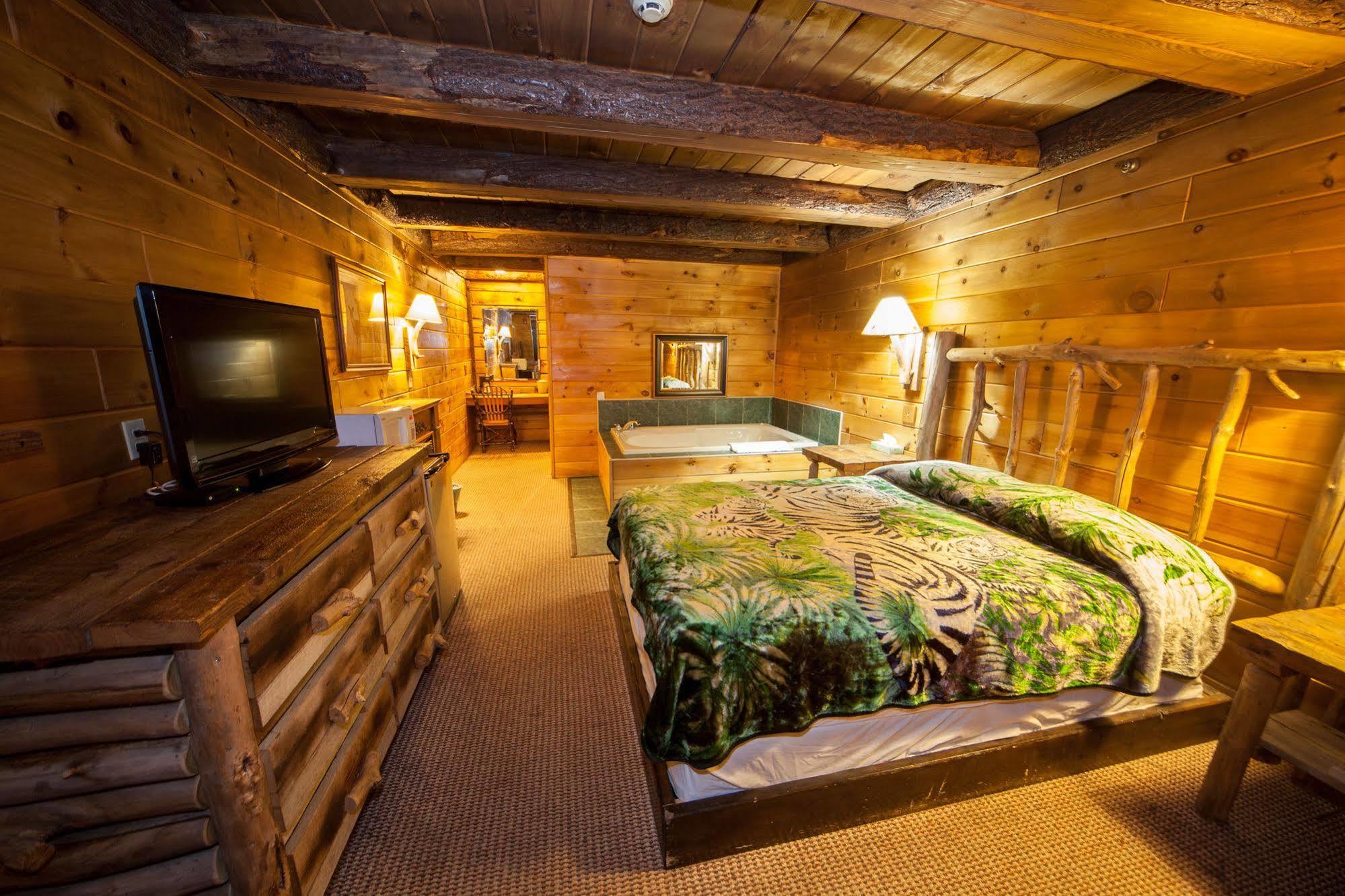Log Cabin Lodge & Suites Jones Mills Kültér fotó