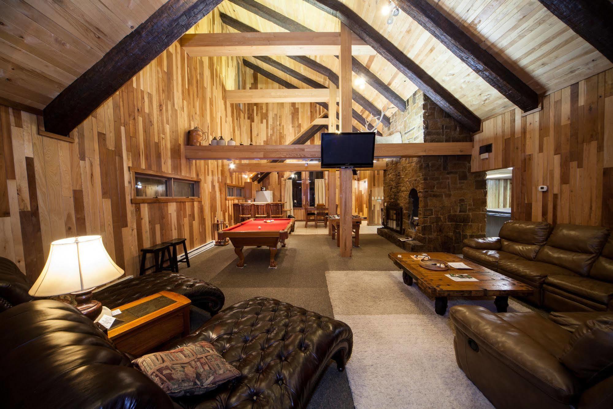 Log Cabin Lodge & Suites Jones Mills Kültér fotó