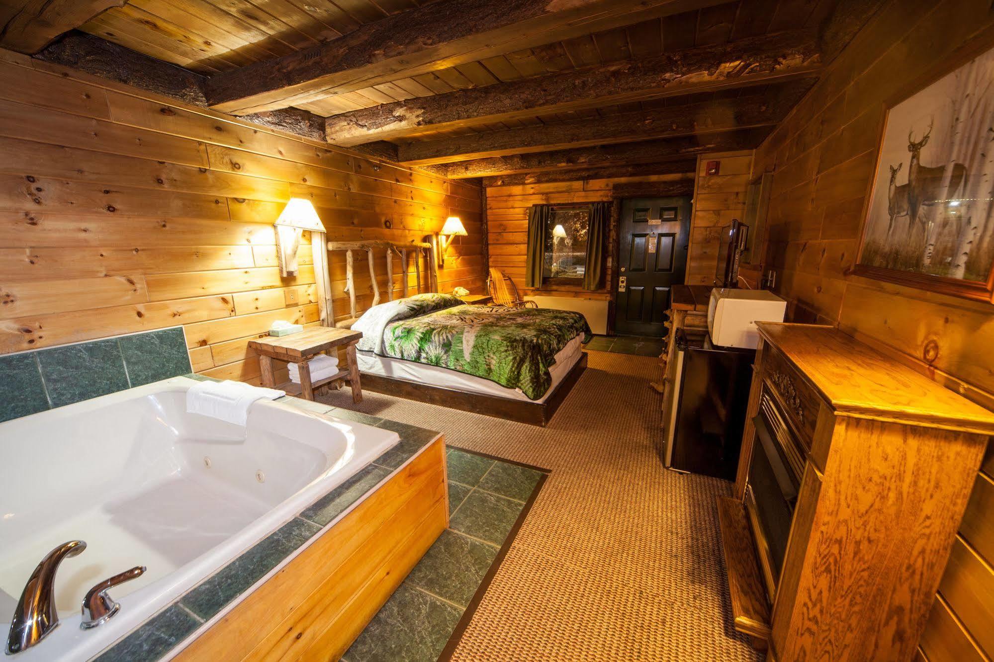 Log Cabin Lodge & Suites Jones Mills Kültér fotó