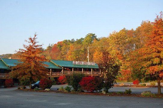 Log Cabin Lodge & Suites Jones Mills Kültér fotó